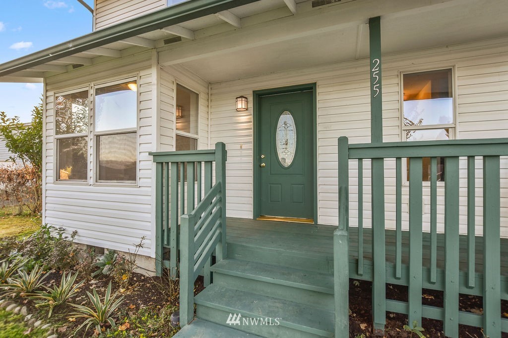 255 Colorado Street Longview, WA 98632 - Photo 2 of 18 Gallery Image 2