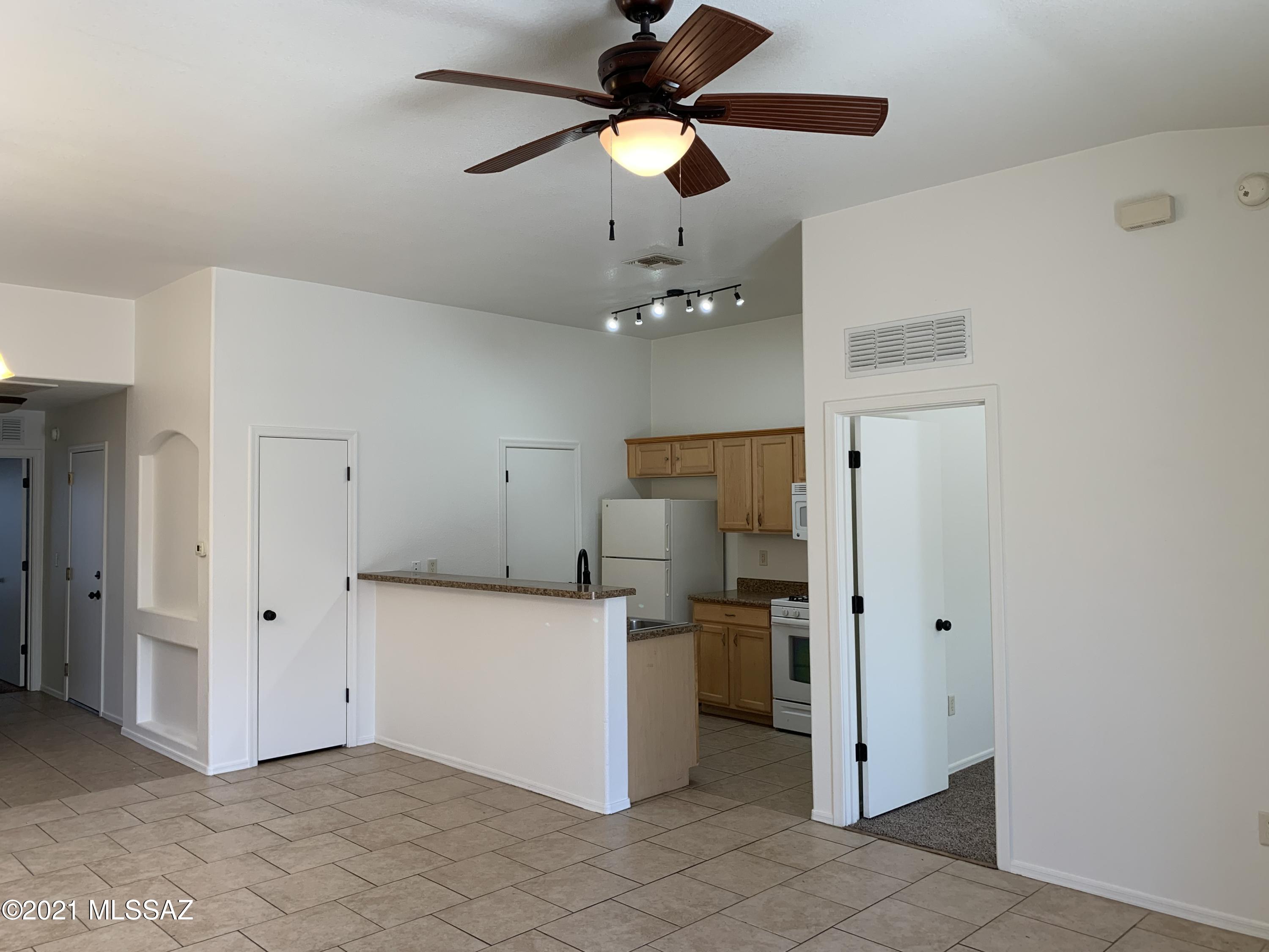 6000 South Avenida Ribero Tucson, AZ 85706 - Photo 5 of 29 Gallery Image 5