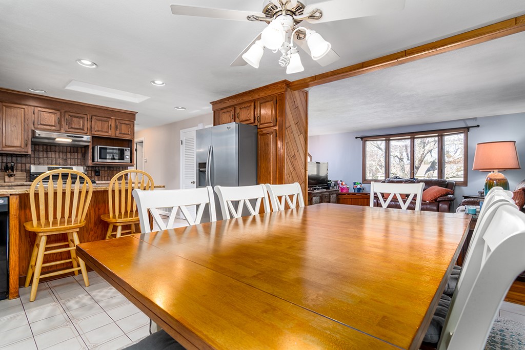 35 Lydia Road Coventry, RI 02816 - Photo 3 of 28 Dining & Kitchen Area