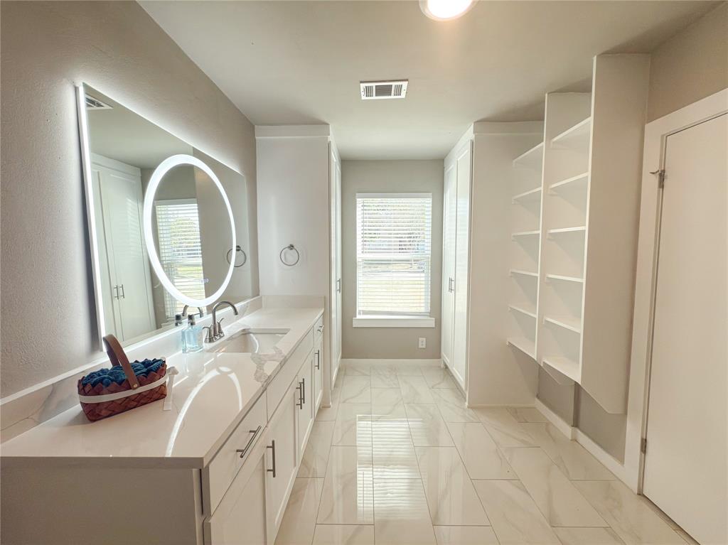 2431 Marfa Avenue Dallas, TX 75216 - Photo 26 of 39