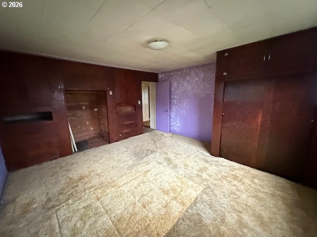 381 Gregory Drive Winston, OR 97496 - Photo 17 of 20 a bedroom with a bed and a dresser