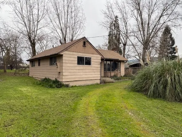 $230,000 | 381 Gregory Drive, Winston, OR 97496