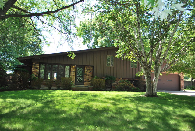 10023 East Flagg Road Rochelle, IL 61068 - Photo 1 of 25