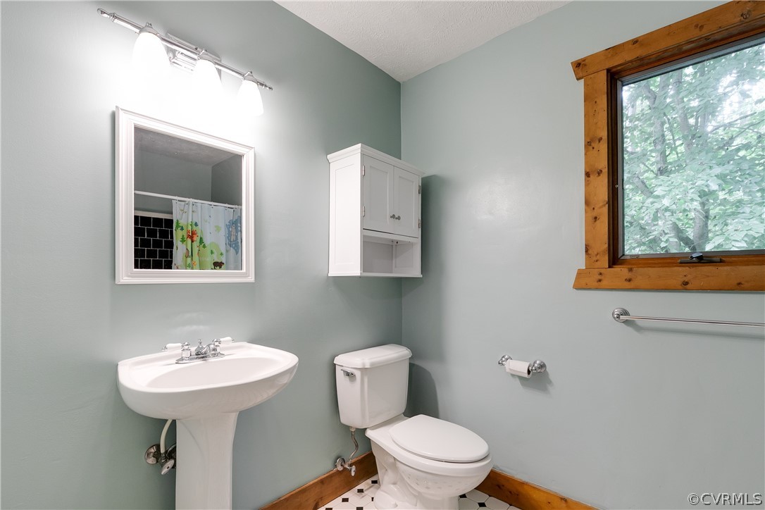 41 Patten Road King William, VA 23086 - Photo 19 of 33 Full bath attached to bedroom 3