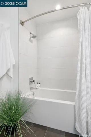 $4,550 | 1000 3rd Street, Unit 204, San Francisco, CA 94158