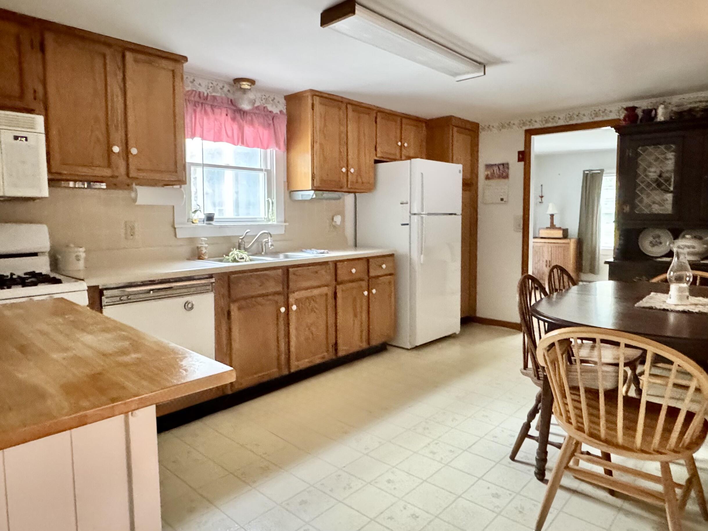 7 Delta Street Hyannis, MA 02601 - Photo 10 of 29 IMG_2408