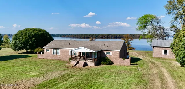 $475,000 | 2138 Eagle Lake Shore Road, Vicksburg, MS 39183