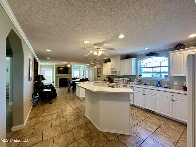 $475,000 | 2138 Eagle Lake Shore Road, Vicksburg, MS 39183