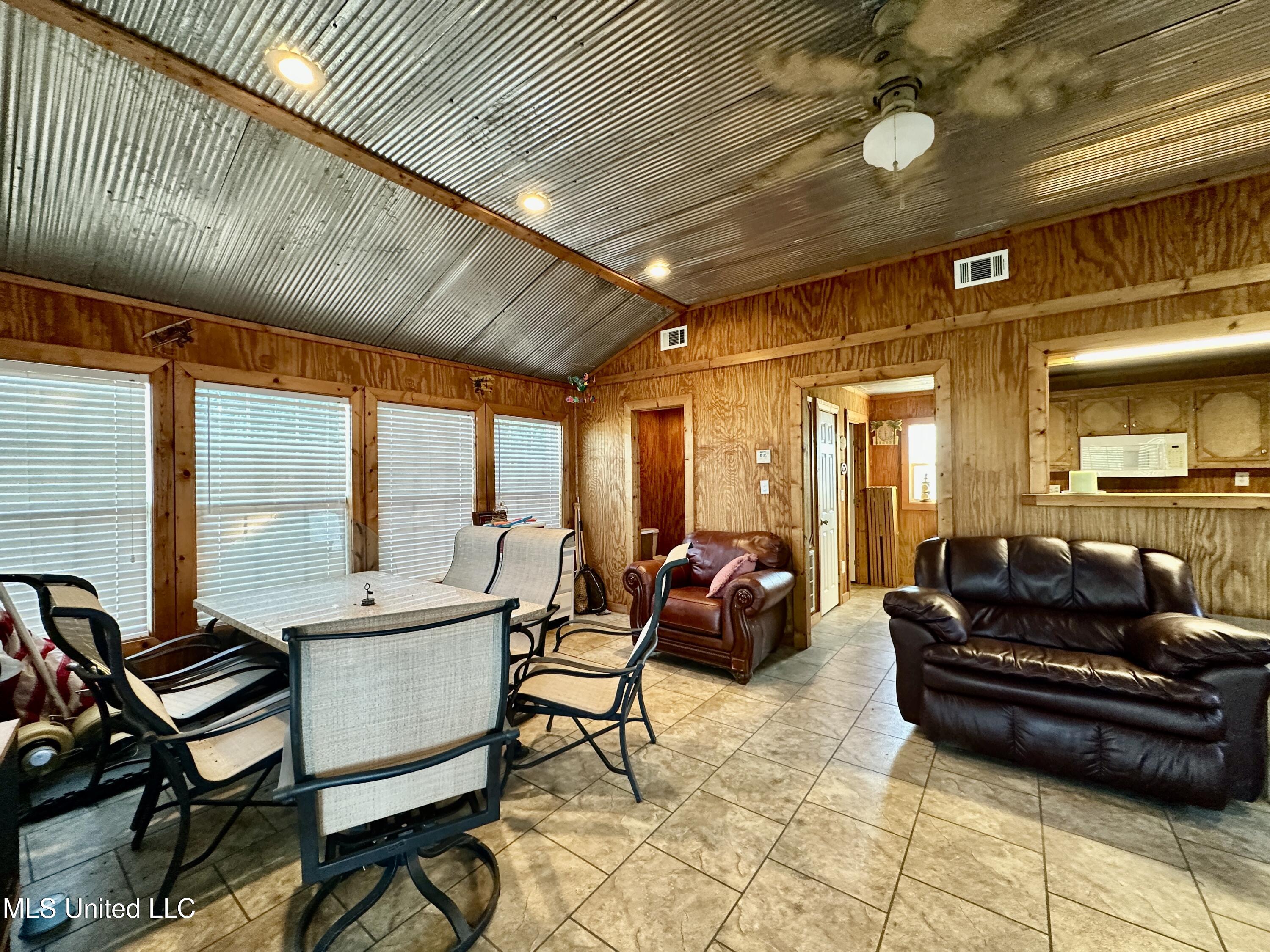 2138 Eagle Lake Shore Road Vicksburg, MS 39183 - Photo 32 of 49 IMG_9641