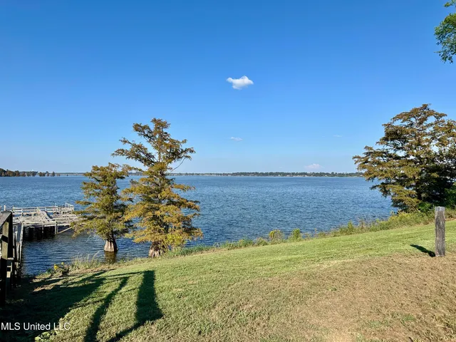 $475,000 | 2138 Eagle Lake Shore Road, Vicksburg, MS 39183