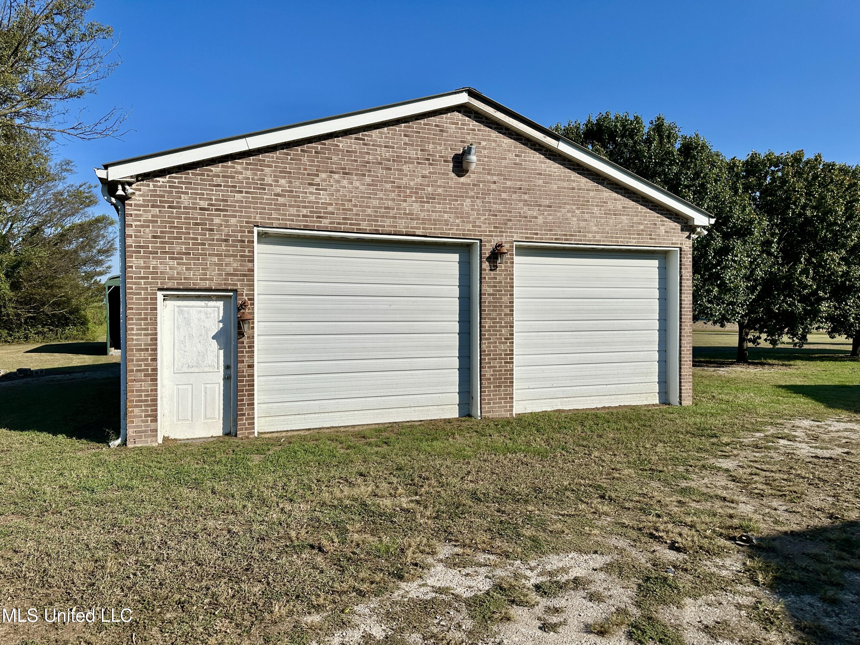 2138 Eagle Lake Shore Road Vicksburg, MS 39183 - Photo 37 of 49 IMG_9649