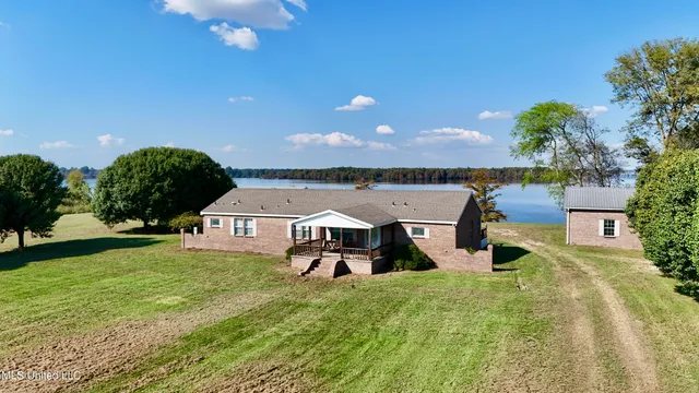 $475,000 | 2138 Eagle Lake Shore Road, Vicksburg, MS 39183