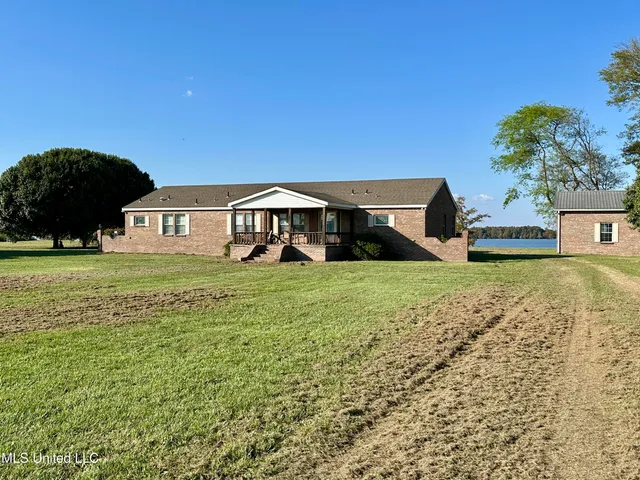 $475,000 | 2138 Eagle Lake Shore Road, Vicksburg, MS 39183