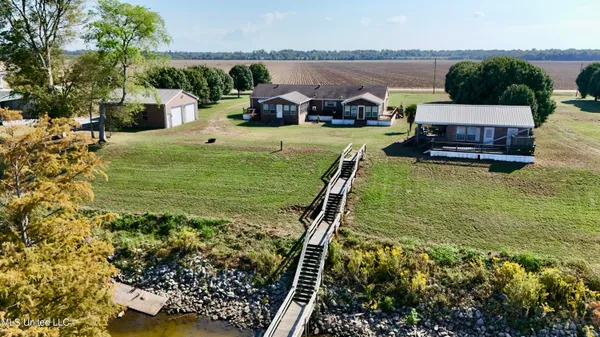 $475,000 | 2138 Eagle Lake Shore Road, Vicksburg, MS 39183