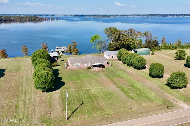 $475,000 | 2138 Eagle Lake Shore Road, Vicksburg, MS 39183