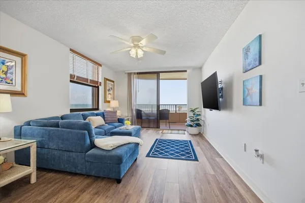 $315,000 | 3360 Ocean Shore Boulevard, Unit 307, Ormond Beach, FL 32176