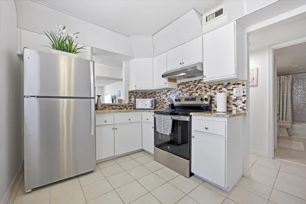 $315,000 | 3360 Ocean Shore Boulevard, Unit 307, Ormond Beach, FL 32176