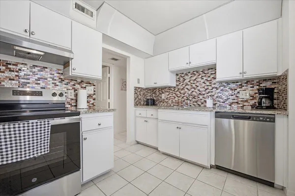 $315,000 | 3360 Ocean Shore Boulevard, Unit 307, Ormond Beach, FL 32176