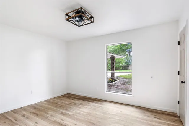 $280,000 | 2403 Heather Street, Highlands, TX 77562