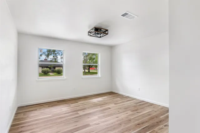 $280,000 | 2403 Heather Street, Highlands, TX 77562