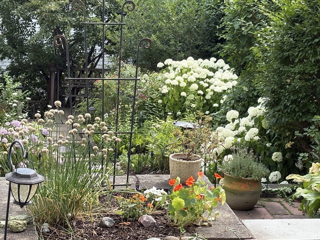 303 Nahant Road Nahant, MA 01908 - Photo 11 of 41