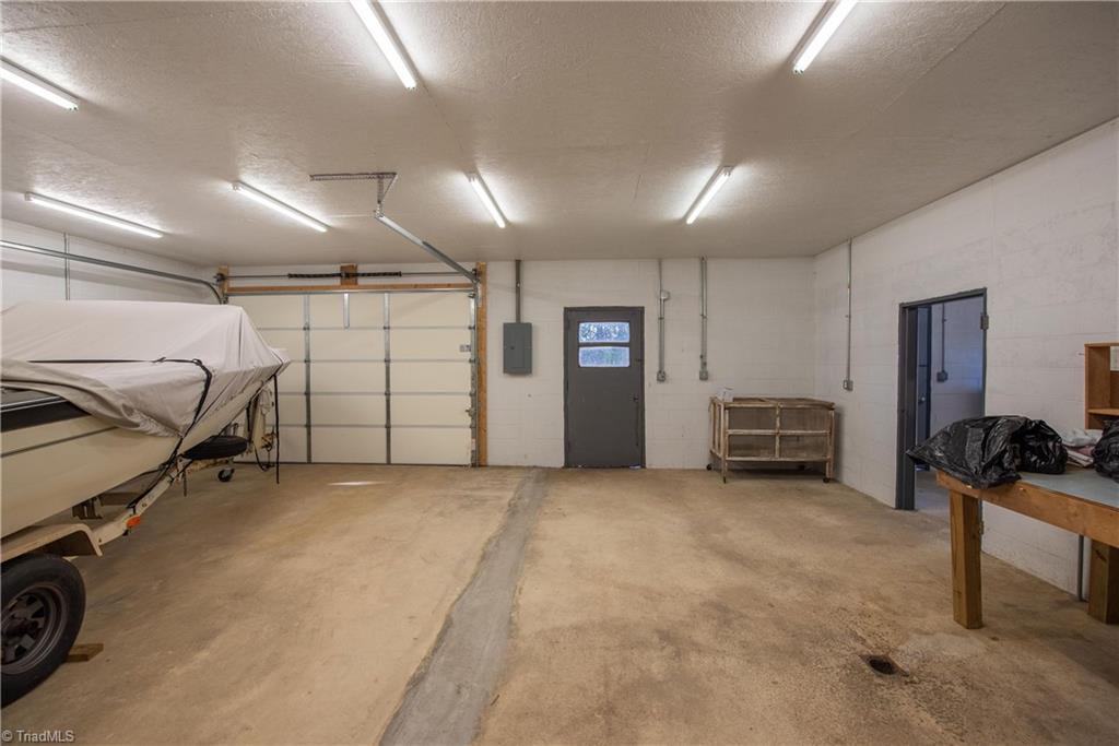 4267 Welcome-Arcadia Road Lexington, NC 27295 - Photo 35 of 42 Barn