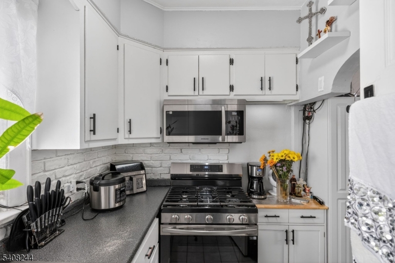 19 Victor Street Lodi, NJ 07644 - Photo 11 of 30