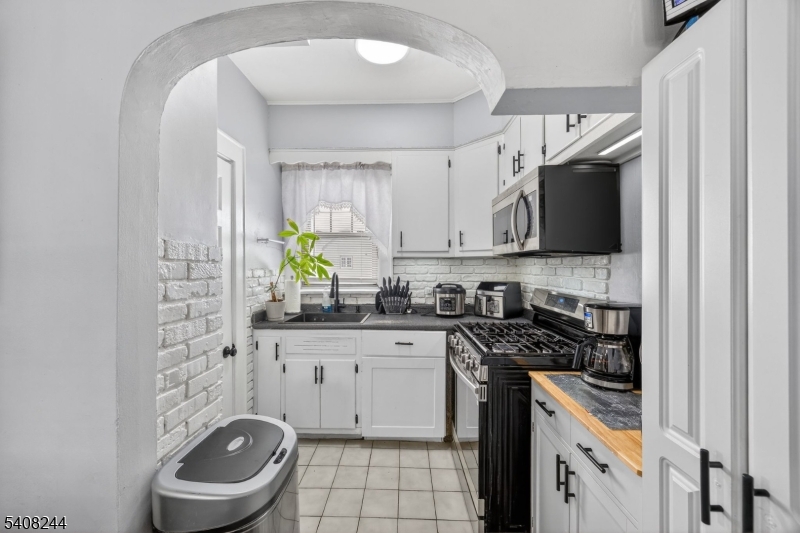 19 Victor Street Lodi, NJ 07644 - Photo 12 of 30