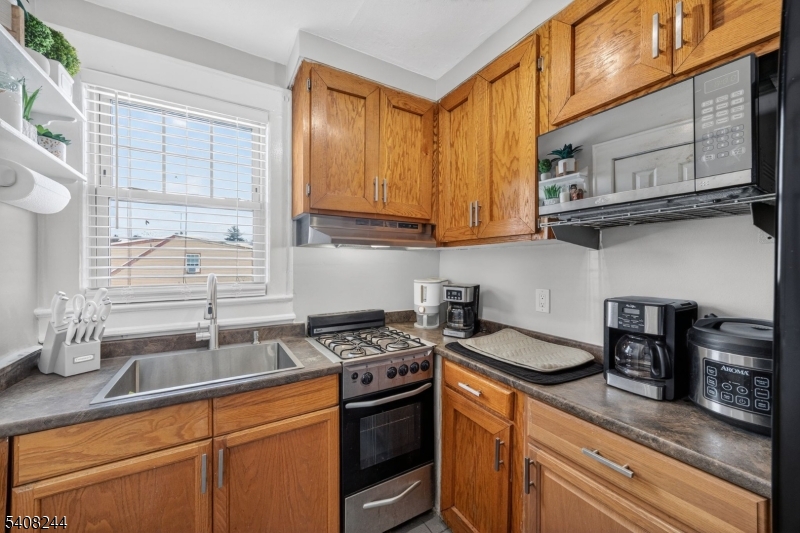 19 Victor Street Lodi, NJ 07644 - Photo 25 of 30