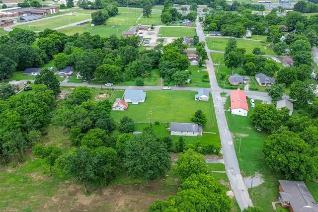 $1,100 | 604 Kiwanis Avenue, Fayetteville, TN 37334