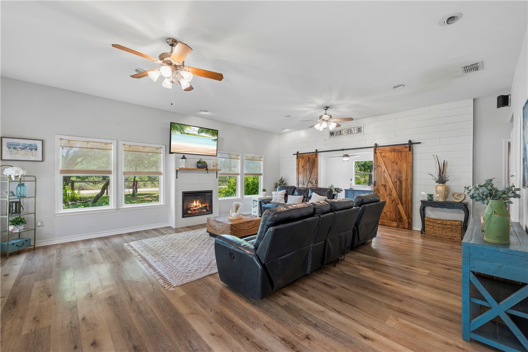 201 Rhodes Avenue Aransas Pass, TX 78336 - Photo 9 of 40