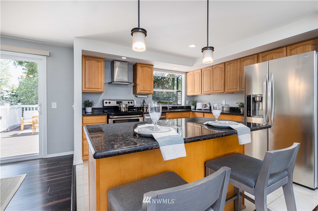12621 Southeast 187th Place Renton, WA 98058 - Photo 6 of 31 Gallery Image 6
