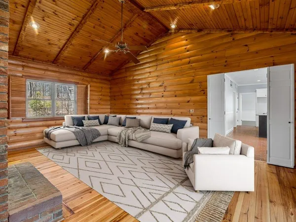 $742,500 | 315 Earles Fort Road, Landrum, SC 29356