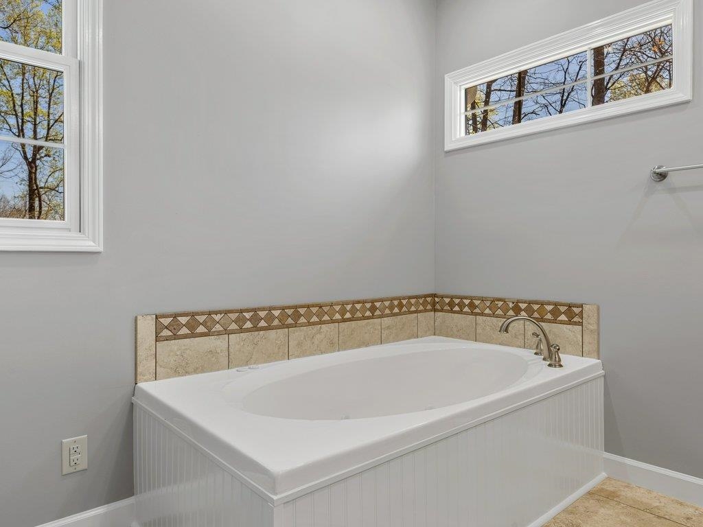 315 Earles Fort Road Landrum, SC 29356 - Photo 21 of 50 Primary Bath #1 Garden Tub