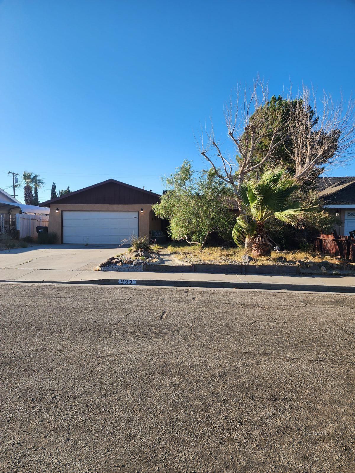 932 West Langley Avenue Ridgecrest, CA 93555 - Photo 2 of 23