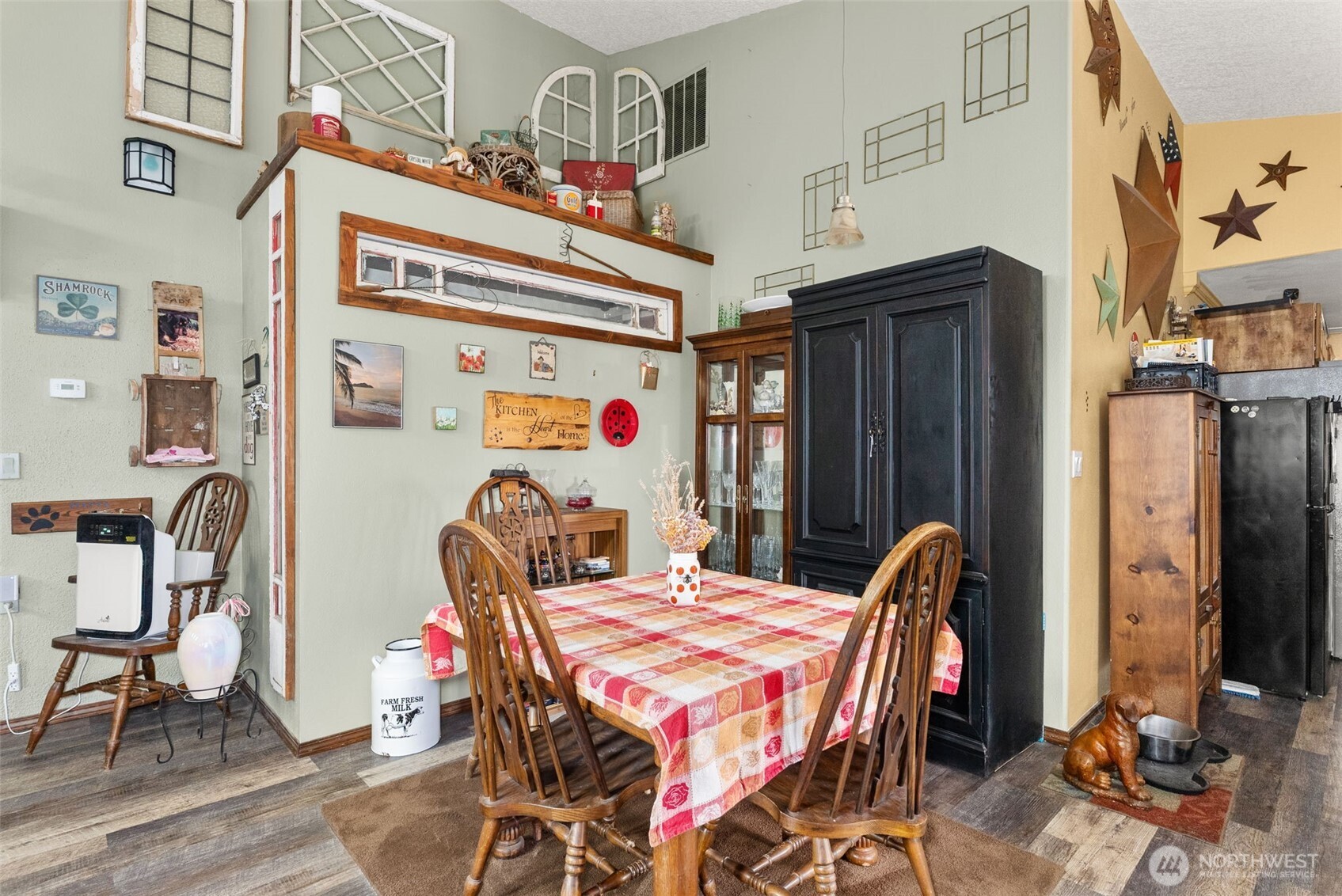 112 Village Way Drive Chehalis, WA 98532 - Photo 17 of 40 a bedroom with furniture a bed and a window