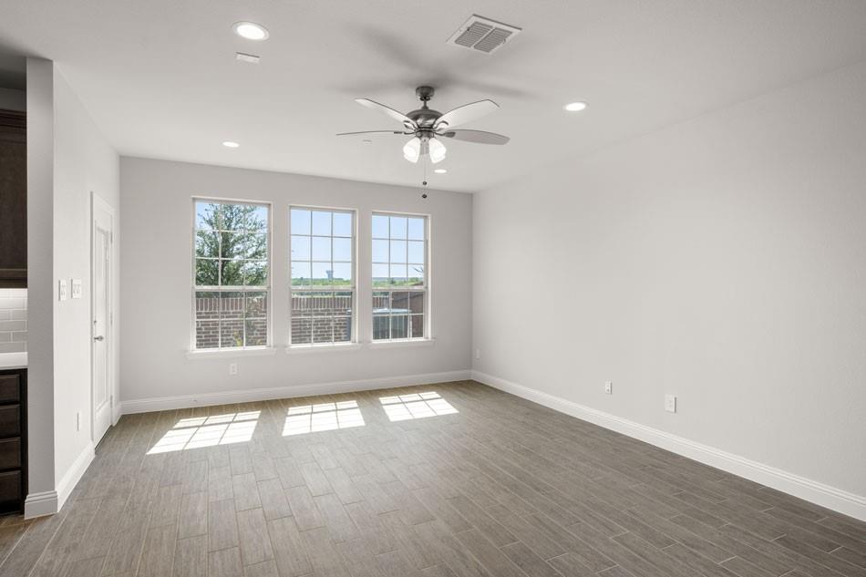 660 Sandiford Court Mansfield, TX 76063 - Photo 9 of 37 InteriorImage 6