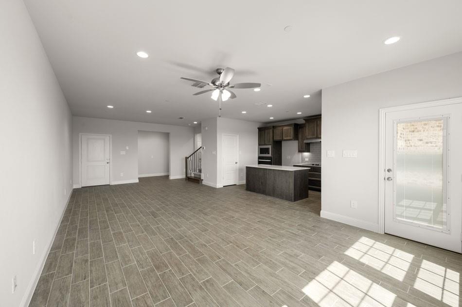 660 Sandiford Court Mansfield, TX 76063 - Photo 11 of 37 InteriorImage 7