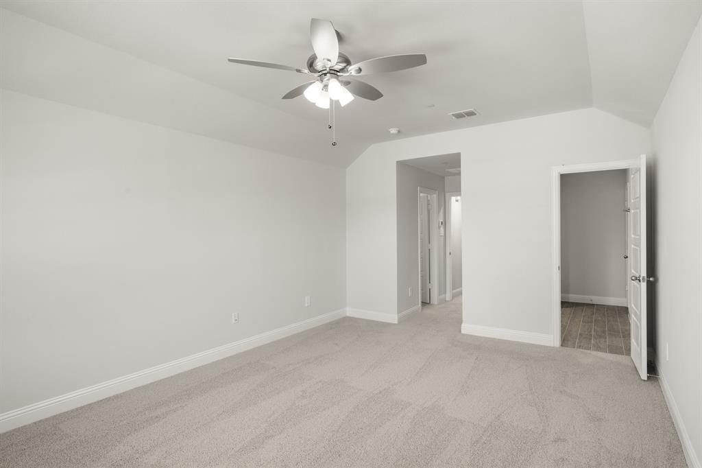 660 Sandiford Court Mansfield, TX 76063 - Photo 28 of 37 660 Sandiford- Primary Suite-2