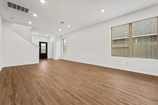 $2,000 | 19316 Villa Mesa Drive, New Caney, TX 77357