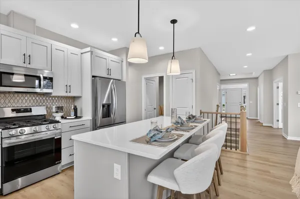 $469,900 | 14323 Bridgeview Pointe, Vicksburg, MI 49097