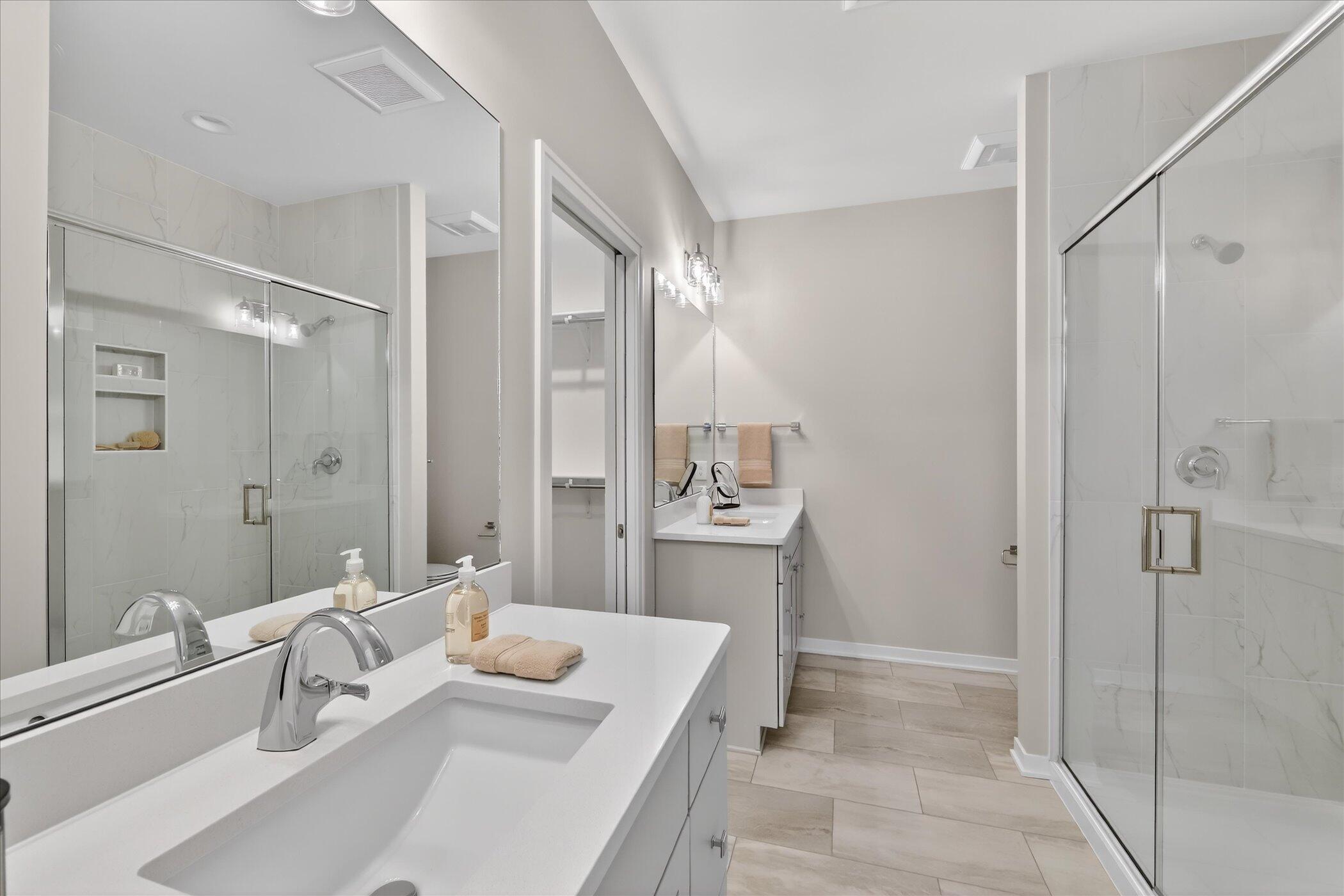 14323 Bridgeview Pointe Vicksburg, MI 49097 - Photo 18 of 34 Primary Bathroom