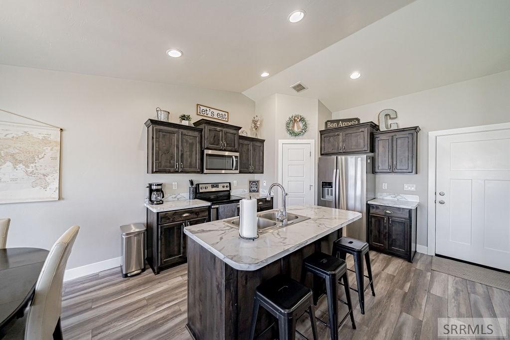 3030 North Waverly Road Idaho Falls, ID 83401 - Photo 11 of 32