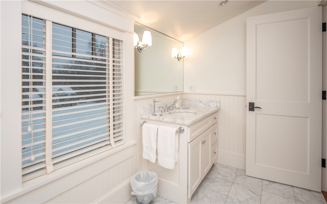 58 Ridge Road Newport, RI 02840 - Photo 32 of 47