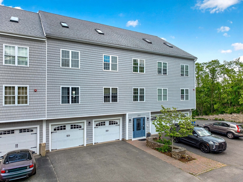 271 Draper Street, Unit 4 Fall River, MA 02724 - Photo 2 of 28