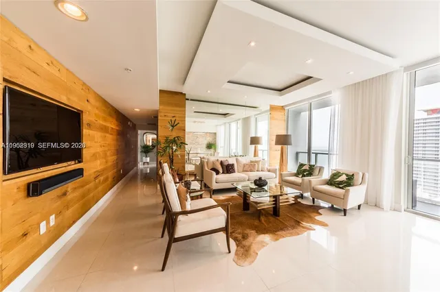 $5,000 | 244 Biscayne Boulevard, Unit 4407, Miami, FL 33132