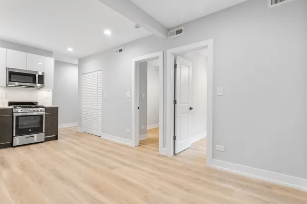 $1,749 | 1554 West Juneway Terrace, Unit 3I, Chicago, IL 60626