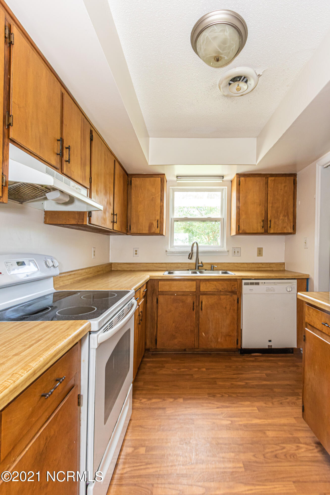 202 Dennis Road Jacksonville, NC 28546 - Photo 11 of 35 LindaY (1 of 1)-15