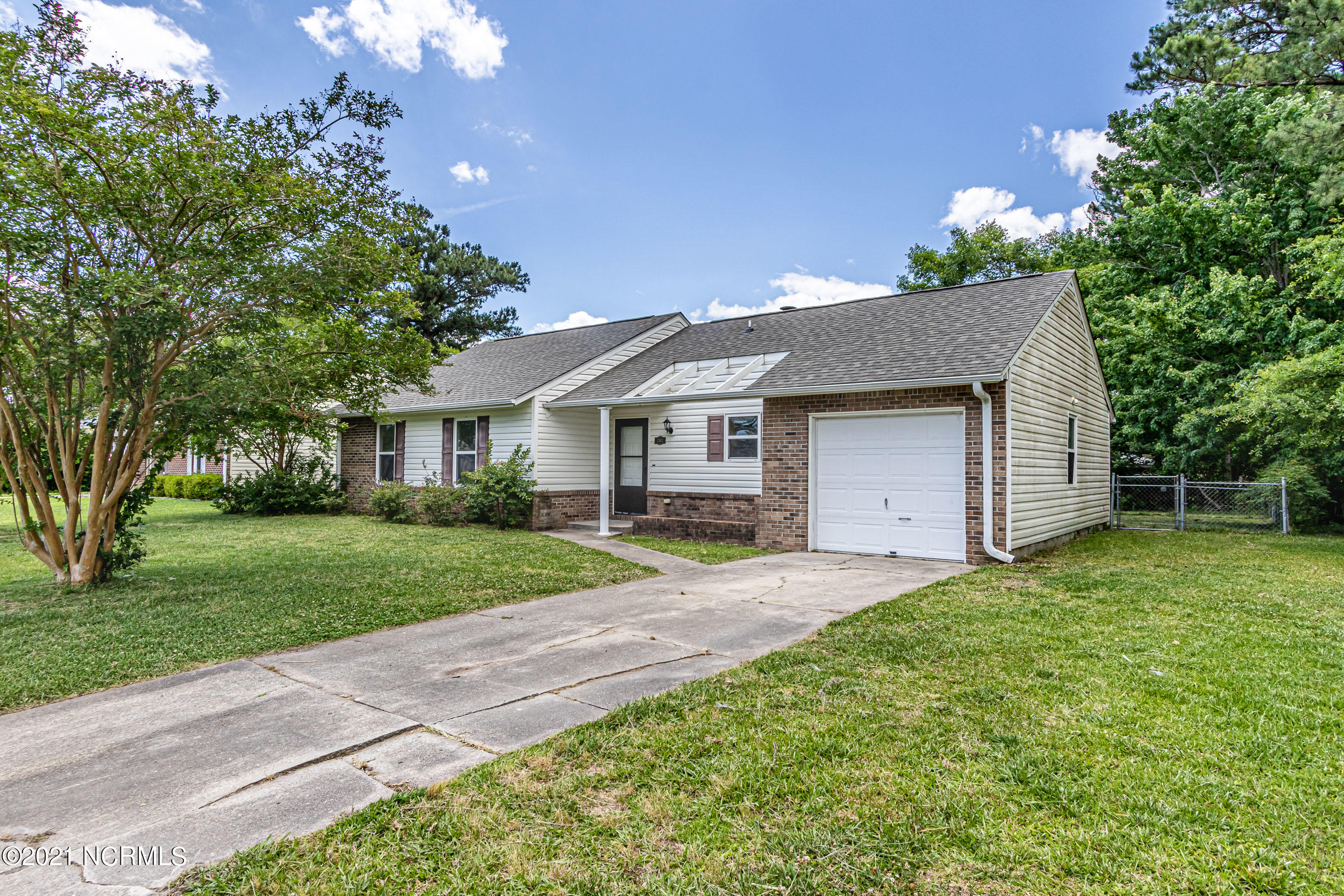 202 Dennis Road Jacksonville, NC 28546 - Photo 2 of 35 LindaY (1 of 1)-2
