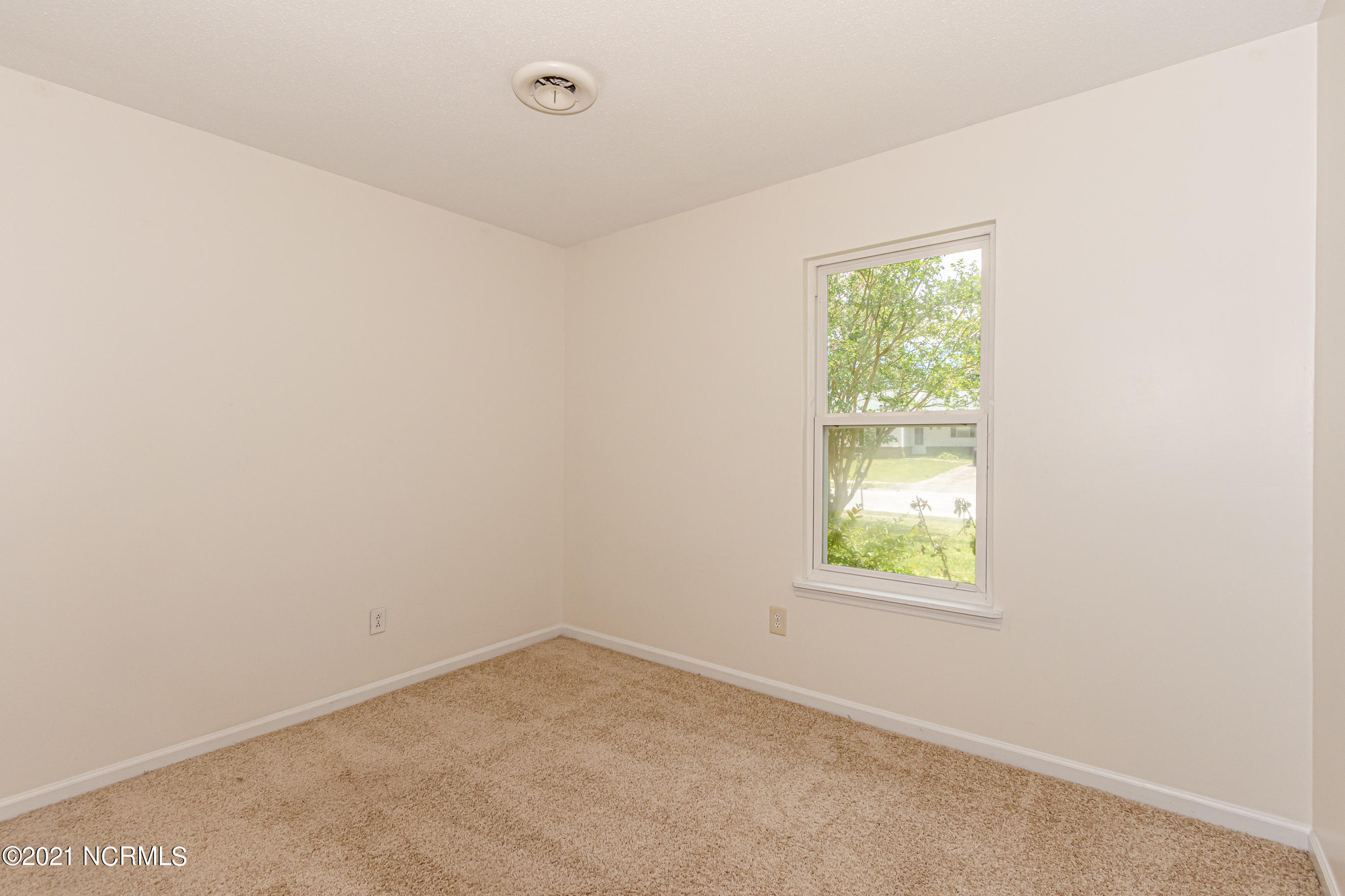 202 Dennis Road Jacksonville, NC 28546 - Photo 21 of 35 LindaY (1 of 1)-26